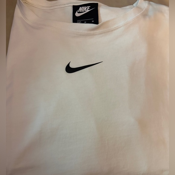 Nike White Athletic Long Sleeve Top with Black Nike Logo Size Medium - Picture 6 of 8